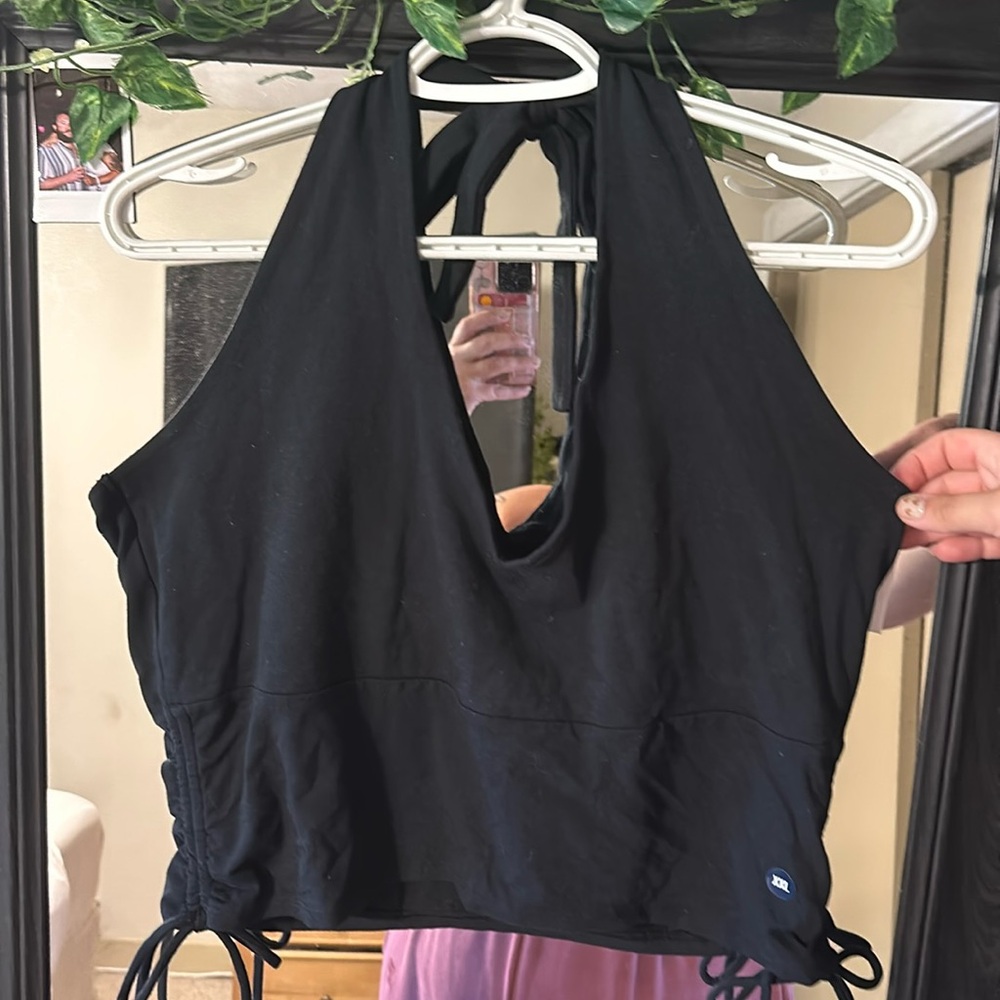Hollister cropped halter